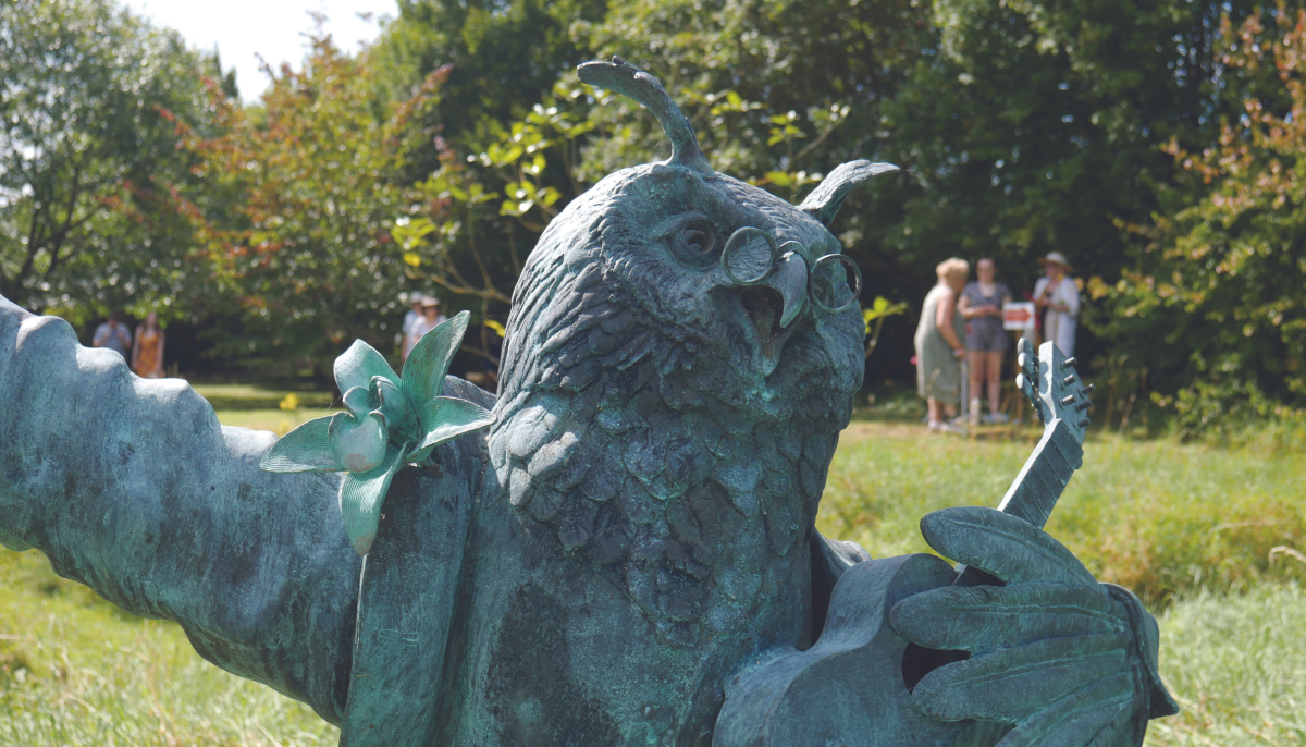 The owl and the pussycat statue at the Garden of Heroes and Villains